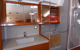 Fully equipt yacht for sailing hoiday